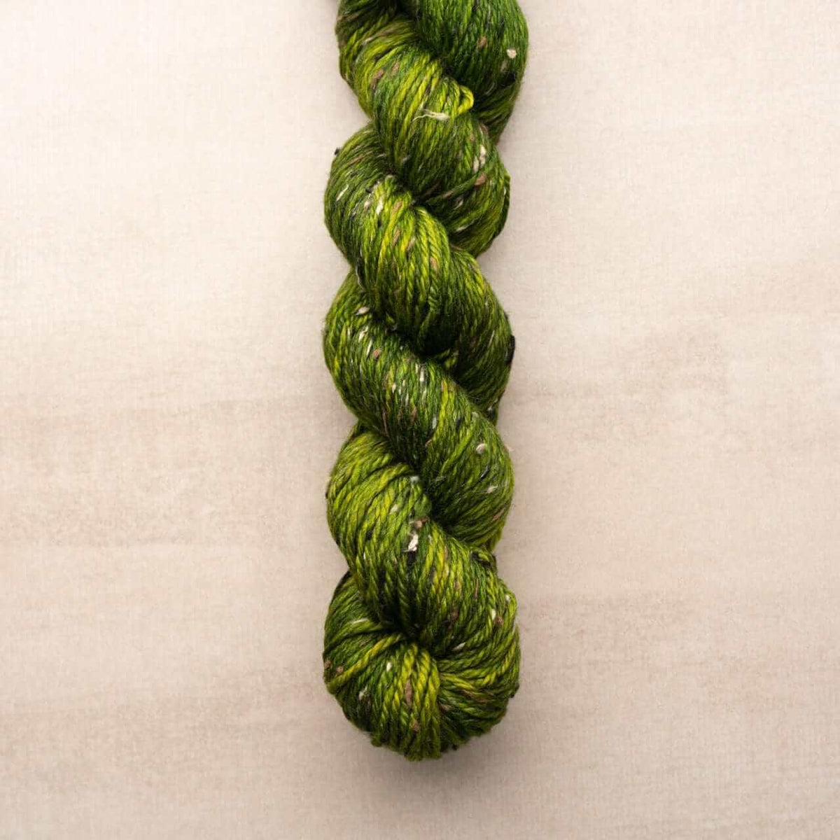 Hand-dyed tweed yarn HAGRID VERT BISCOTTE