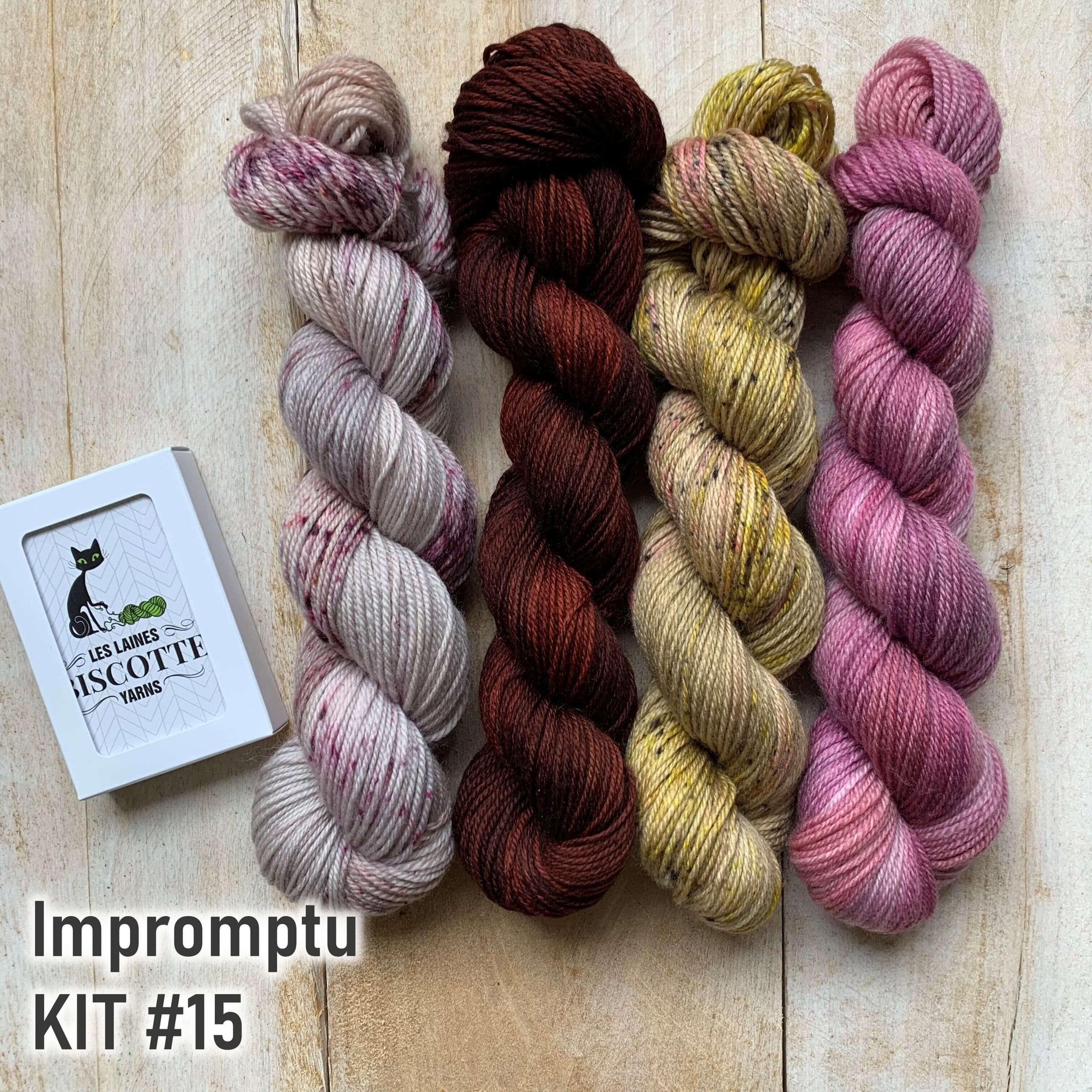 Le Jeu du Châle à Tricoter de Biscotte Le kit de tricot qui se joue av –  Les Laines Biscotte Yarns