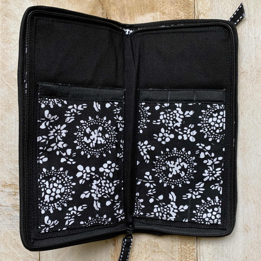 Case for needles - Les Laines Biscotte Yarns