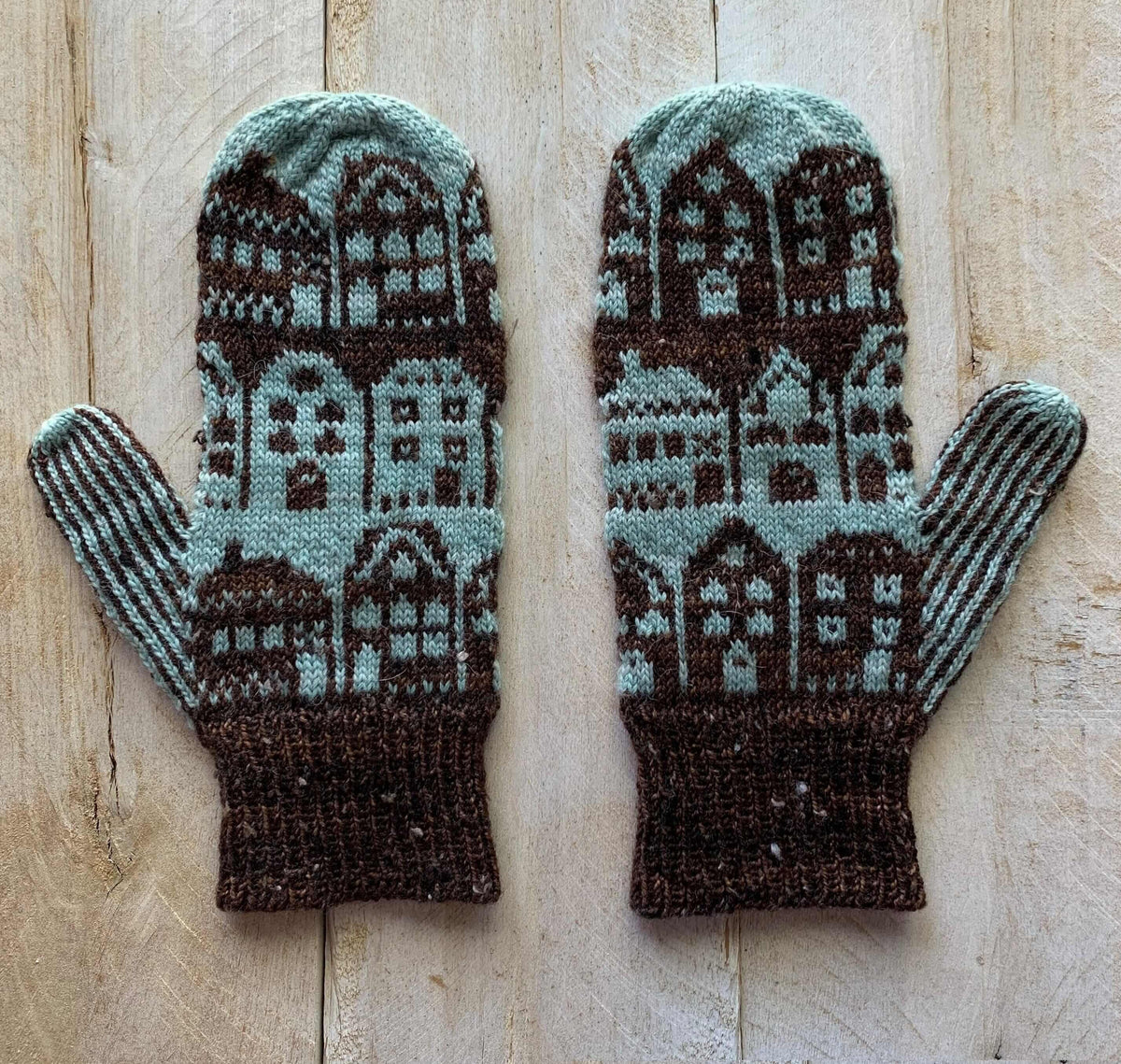 Les Gens De La Ville Free mittens pattern