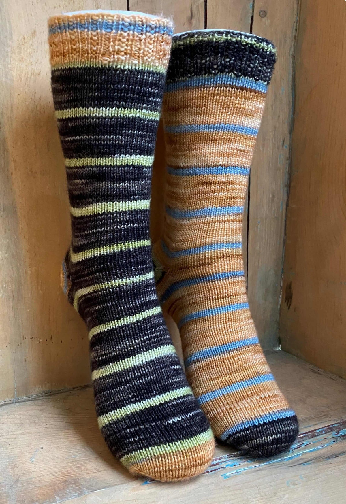 Stella The Two Face cat Free Sock Pattern