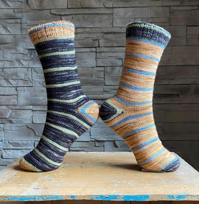 Stella The Two Face cat Free Sock Pattern