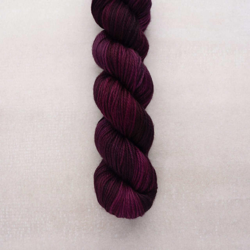 Hand-dyed yarn MERINO WORSTED ANN BOLEYN