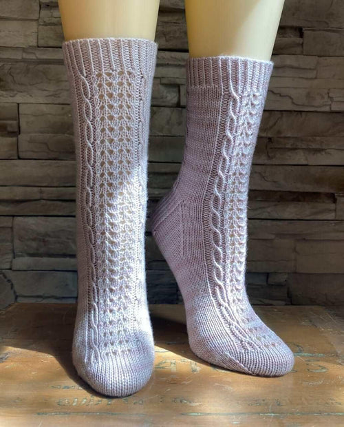 Lucida Sock Pattern – Les Laines Biscotte Yarns