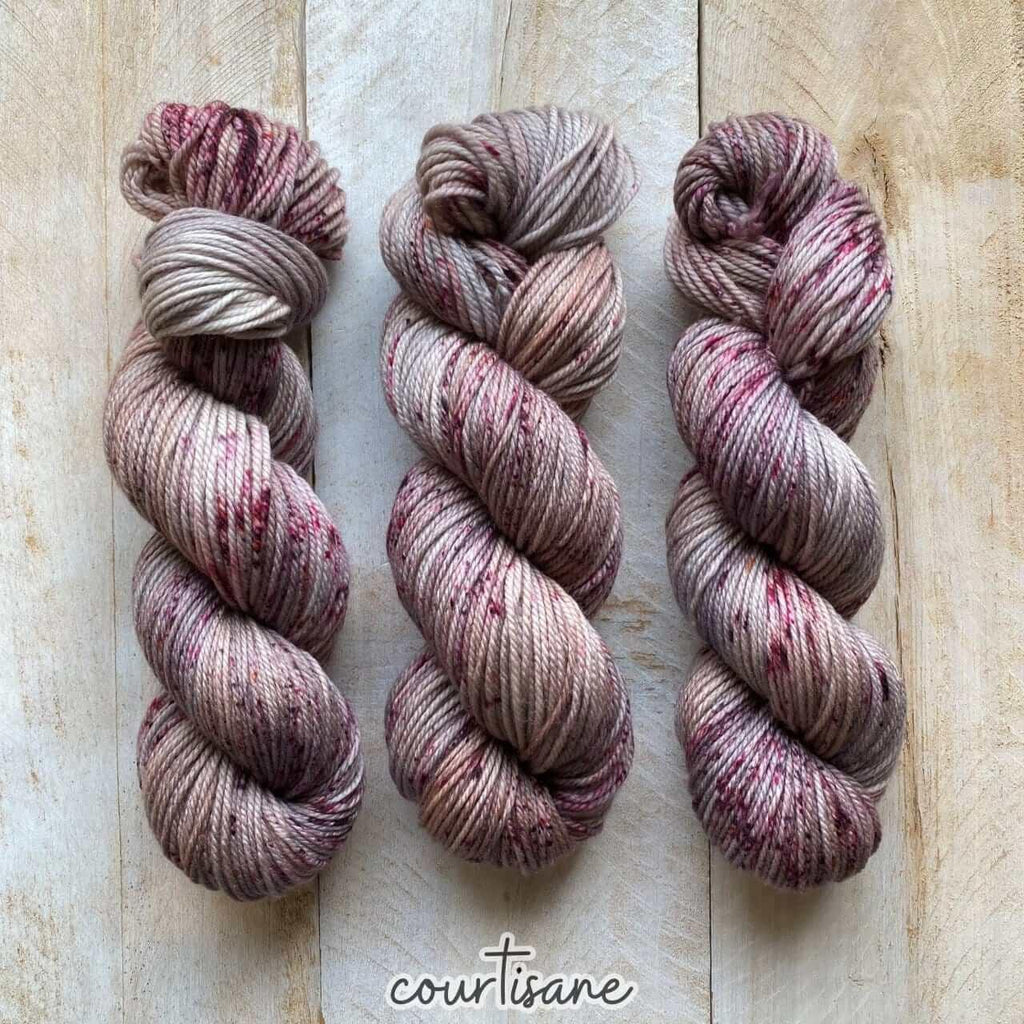 Hand-dyed yarn MERINO WORSTED COURTISANE