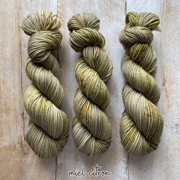 Hand-dyed yarn MERINO WORSTED MIEL CITRON