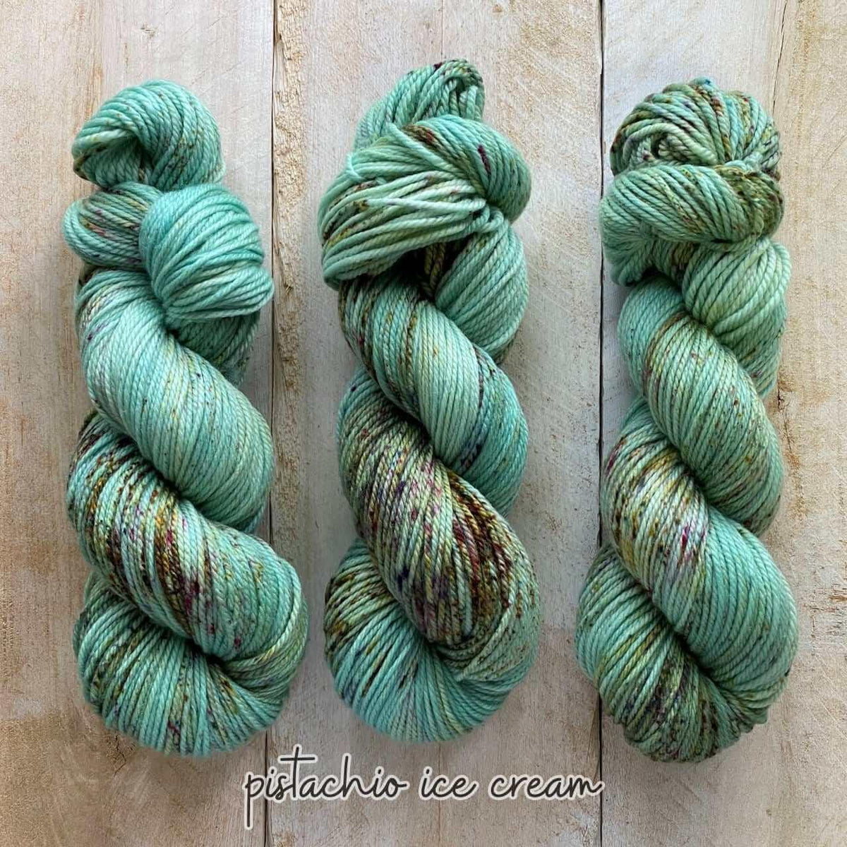 Hand-dyed yarn MERINO WORSTED PISTACHIO ICE CREAM