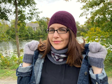 One more hug - Free cowl, hat & mittens pattern