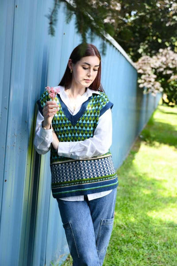 Cynthia - Vest with colorwork knitting pattern
