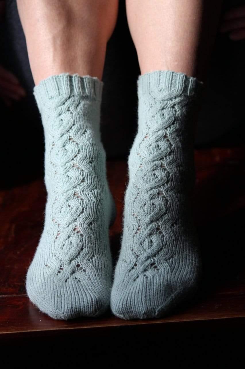 Love Knot Sock FREE Sock Pattern