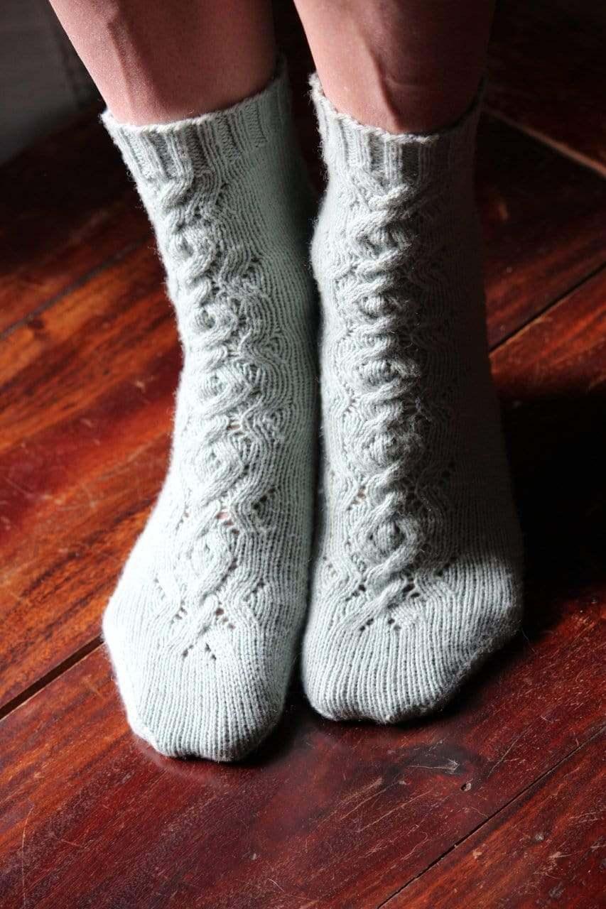 Love Knot Sock FREE Sock Pattern