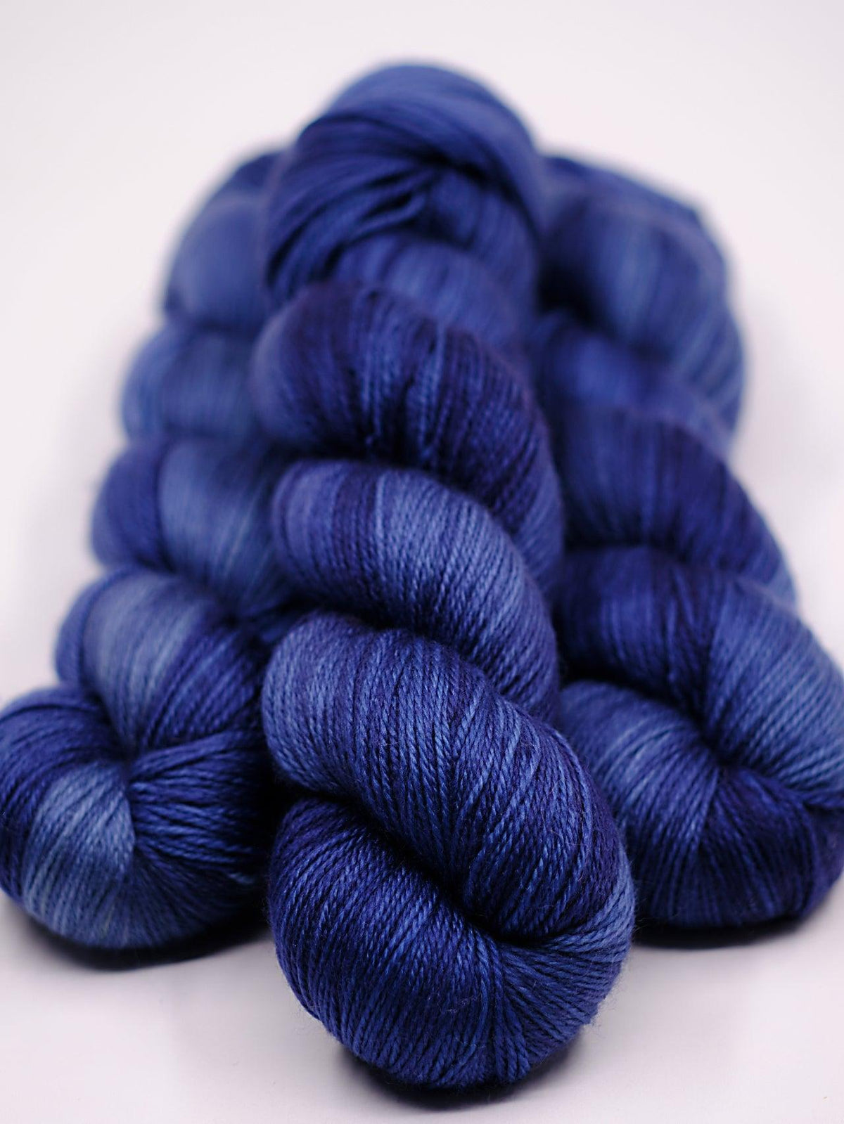 Hand-dyed SUPER SOCK BELLE BRUME yarn