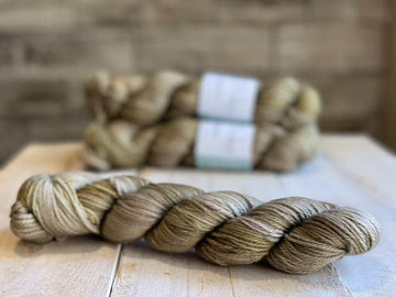 Hand-dyed yarn MERINO WORSTED SESAME