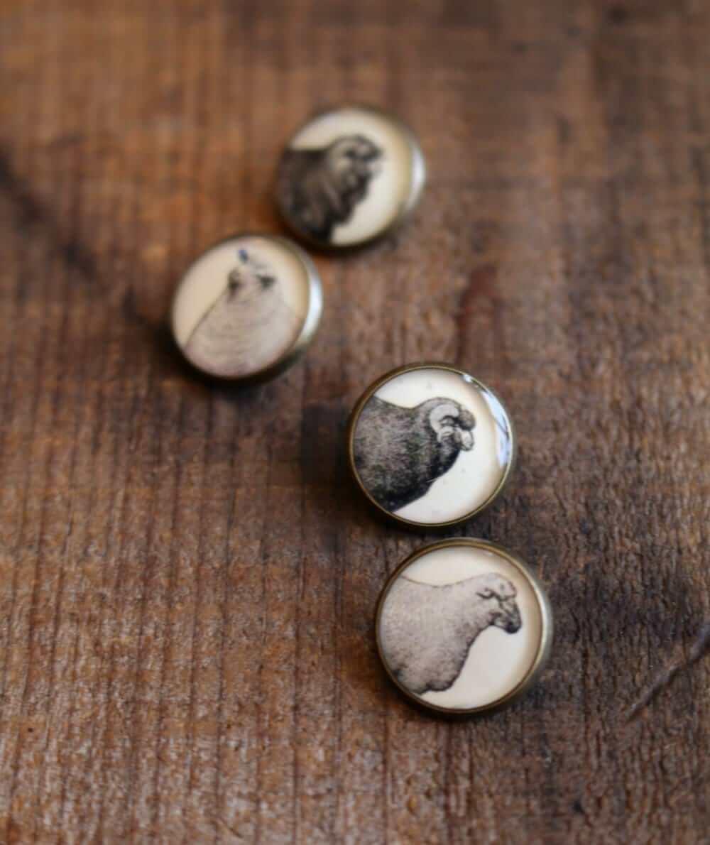 Resin Sheep Buttons / Set of 4 - Les Laines Biscotte Yarns