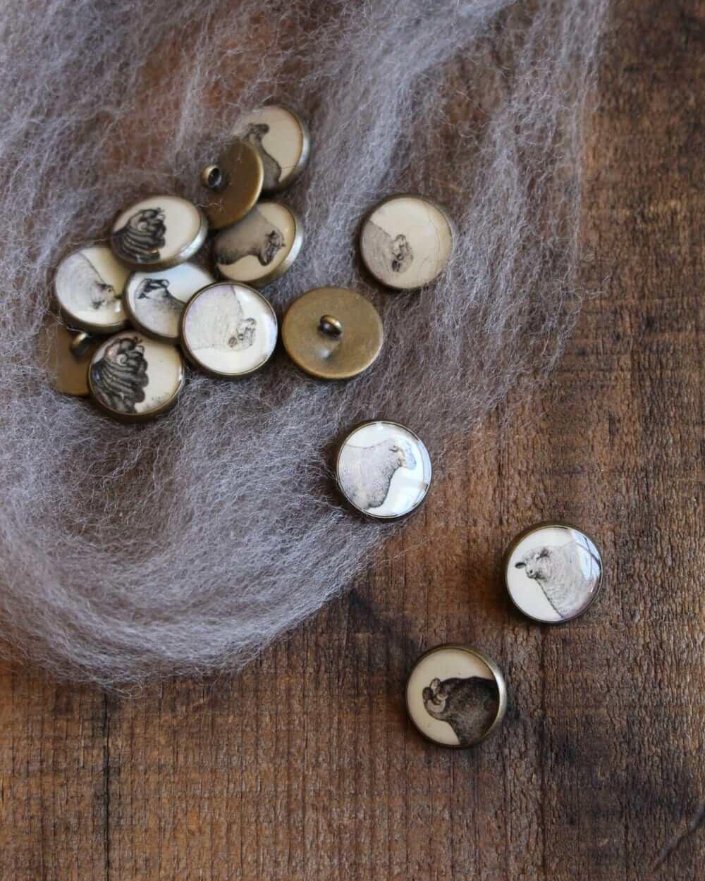 Resin Sheep Buttons / Set of 4 - Les Laines Biscotte Yarns