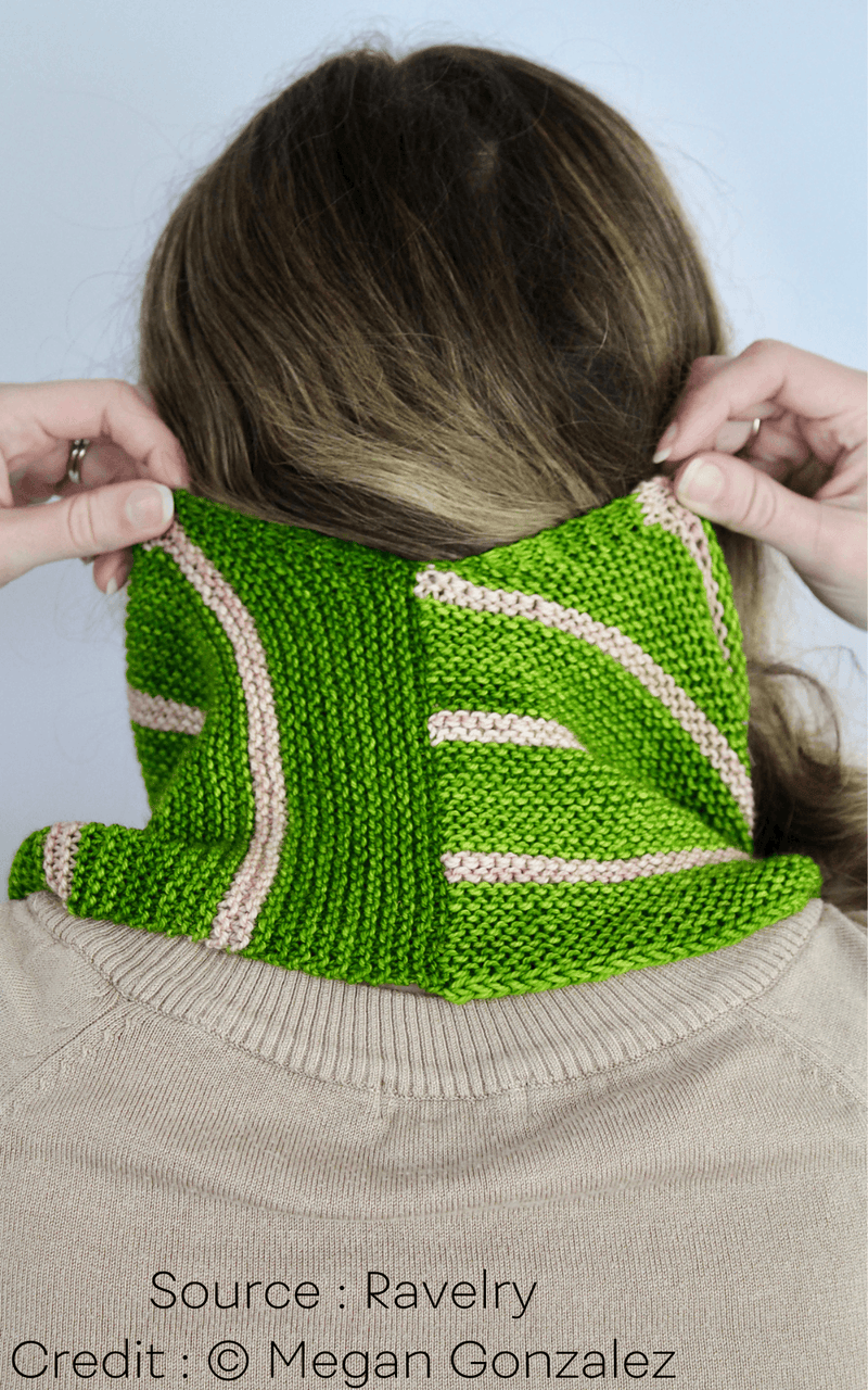 Cowl knitting kit : Red Alder by Megan Gonzalez