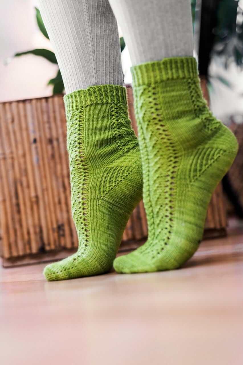 Twist Spring Socks - Knitting Pattern