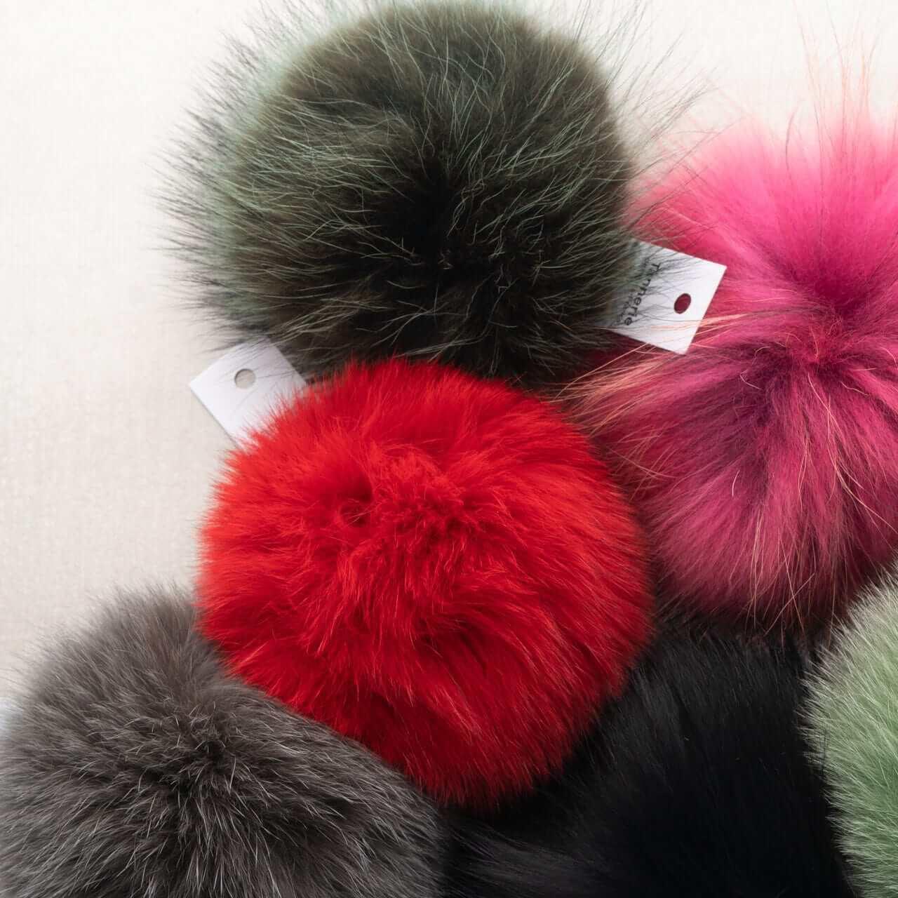 Pom pom by Tannerie des Bois-Francs – Les Laines Biscotte Yarns