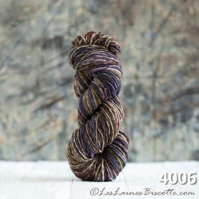 Urth Uneek - Worsted - Color: 4006 - Cocoa Nibs