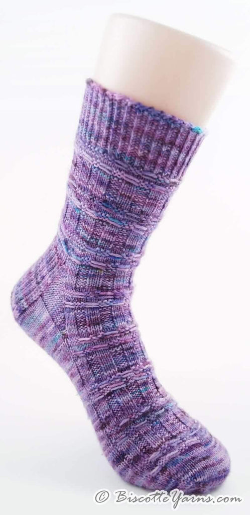 Free Sock pattern ♥ Dorique socks