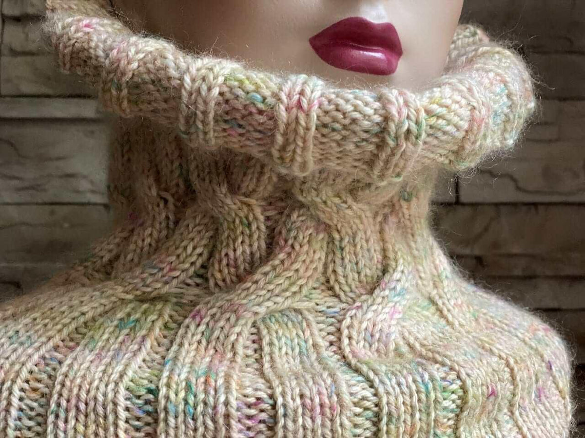 Surprise Cowl Kit - Les Laines Biscotte Yarns