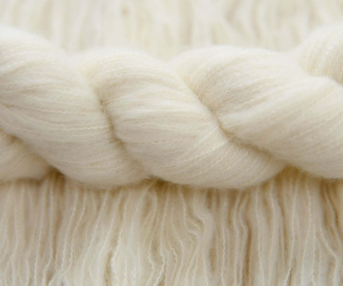 Brushed cashmere yarn hand-dyed DOLCE NATURE