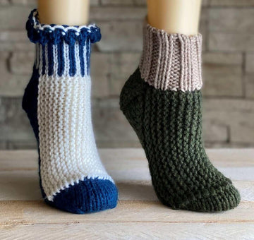 Slippers ELF ON THE SHELF Free knitting pattern